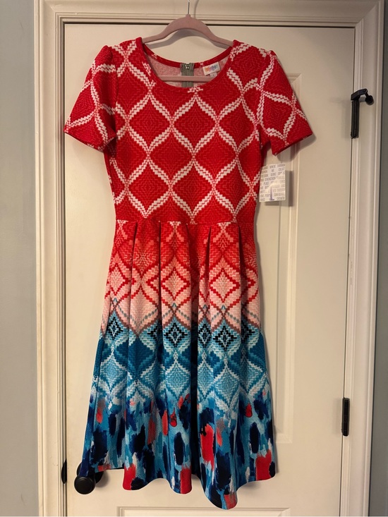 LuLaRoe Dresses & Skirts - Lularoe Amelia Dress Large NWT Red Blue Geometric Ombre Dipped Fit Flare Unicorn